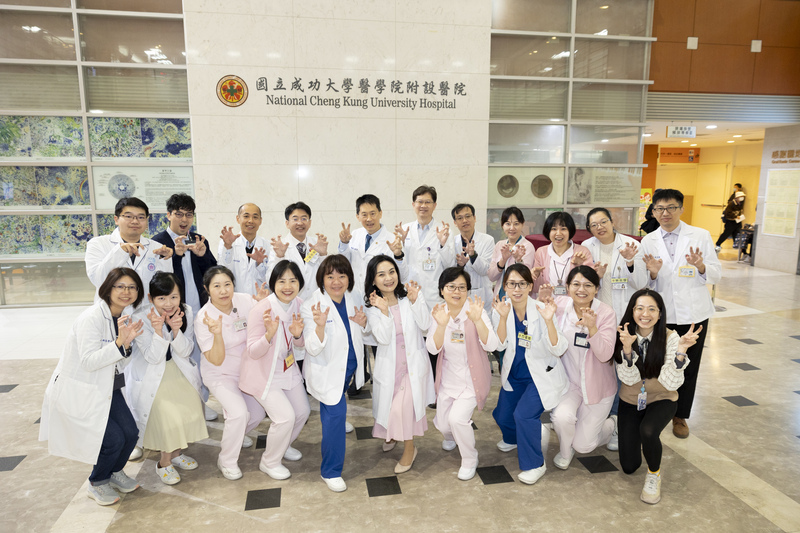 112/12/21龍年團體大合照圖片(另開新視窗)